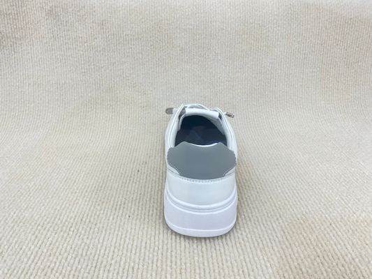 Women pure white and flat heel sport shoes with breathable mesh and lace up